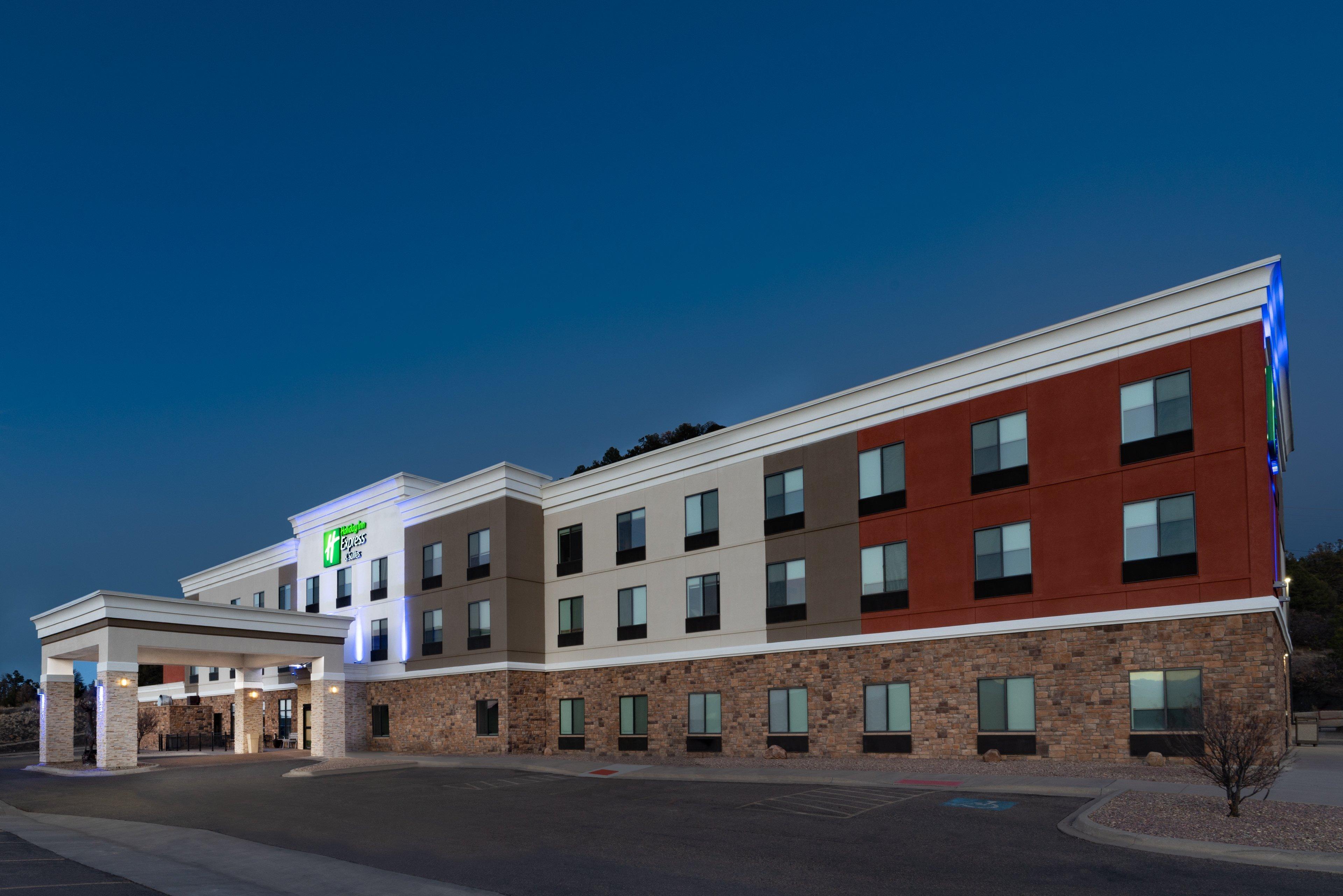 Holiday Inn Express&Suites Trinidad, an IHG Hotel Exterior foto